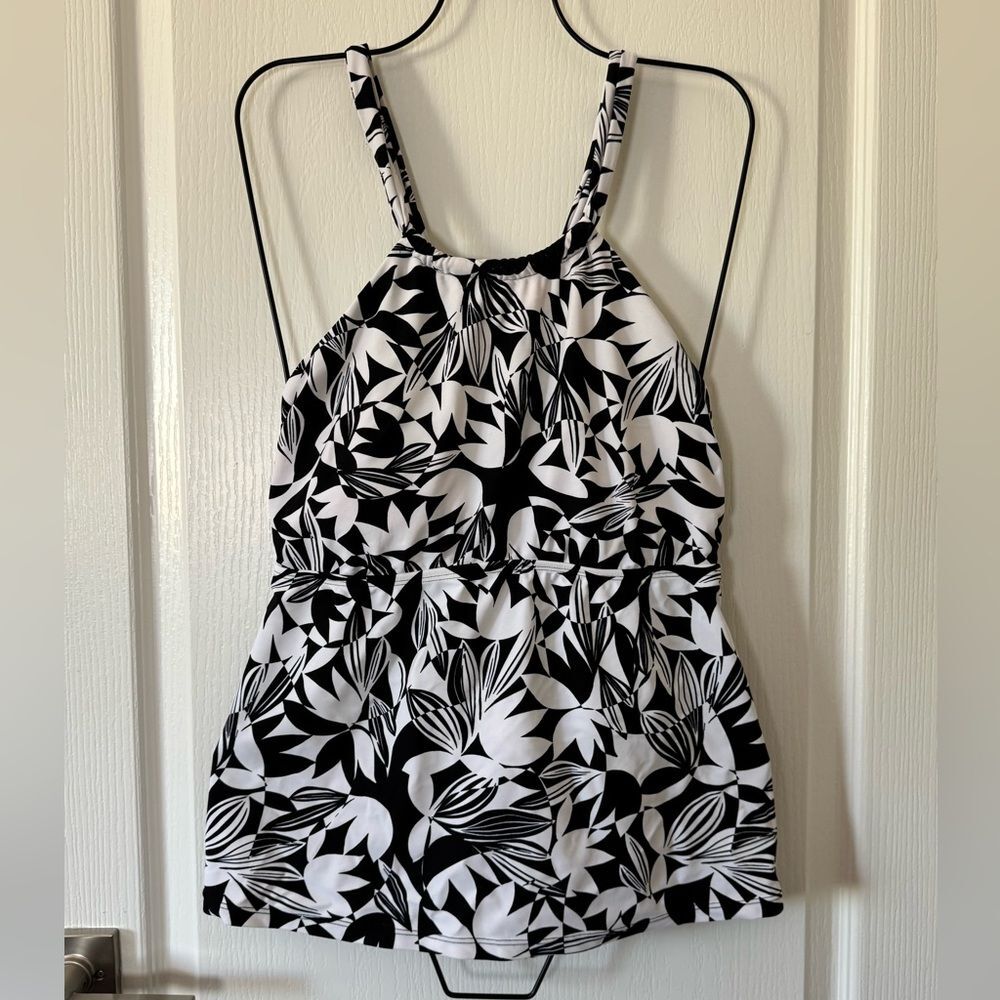 Shade & Shore Monochrome Black White Floral Halter Tie Back Tankini XL